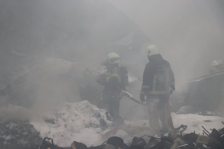 GÜNCELLEME - Bursa'da hurda deposundaki yangın söndürüldü