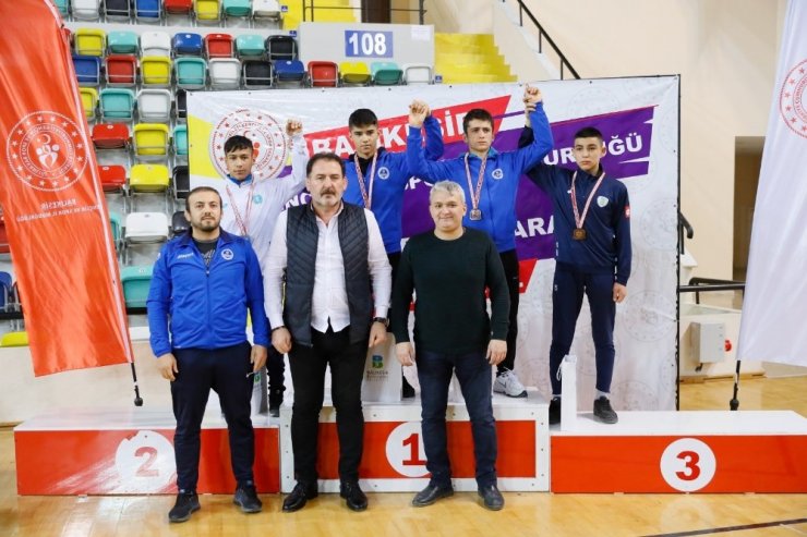 Kağıtsporlu güreşçiler Türkiye Şampiyonası’nda yerini aldı