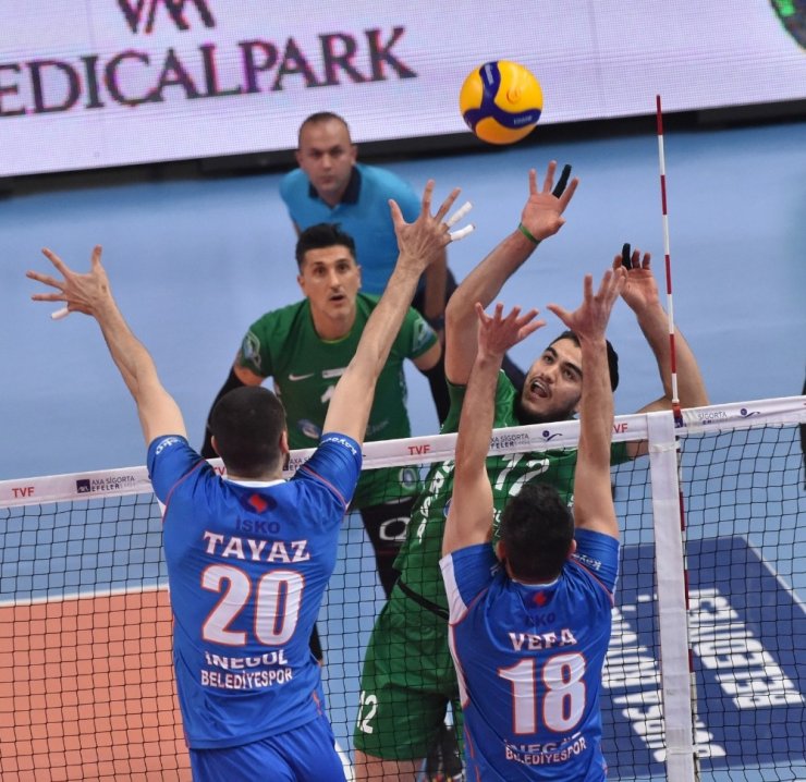 Efeler Ligi: Bursa Büyükşehir Belediyespor: 3 - İnegöl Belediyespor: 1