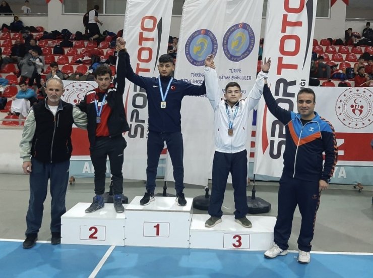 Güreşte Türkiye 3.’sü oldular