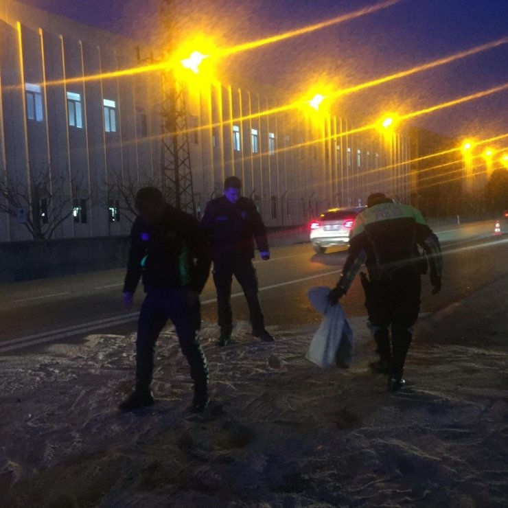 İzmir’de servis aracı devrildi: 8 yaralı