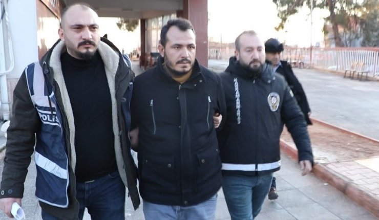 Tartıştığı arkadaşını bıçaklayarak öldürdü