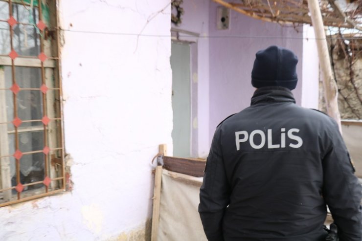 Cinnet getiren koca karısını öldürdü