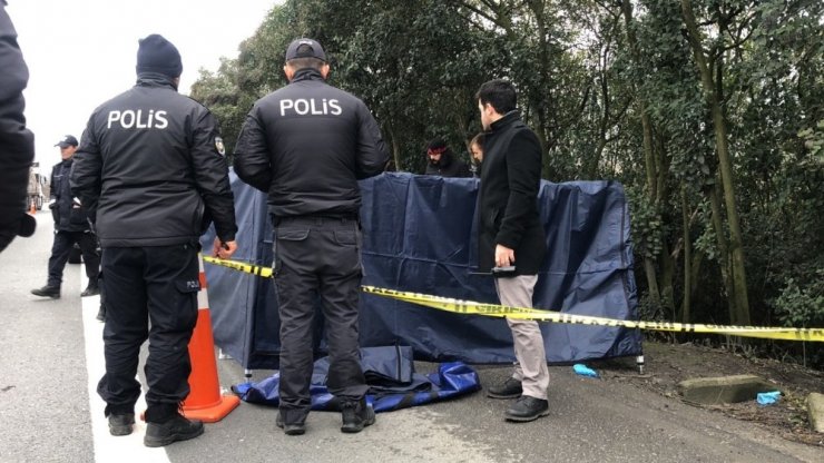 Kocaeli TEM’de battaniyeye sarılı ceset bulundu