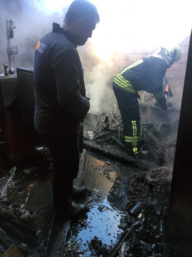Kazan dairesindeki yangın korkuttu