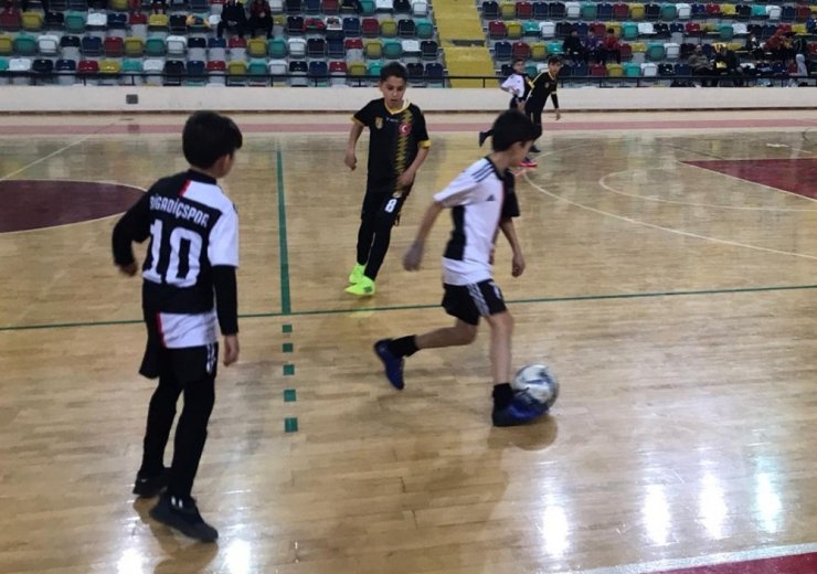 Karesi’de futsal şenliği