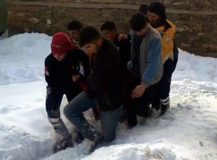 Siirt’te ekipler hasta kadın için seferber oldu