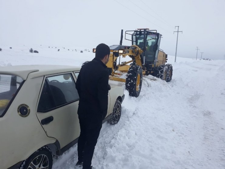 Söğüt-Eskişehir karayolu ulaşıma kapandı, araçlar yolda mahsur kaldı