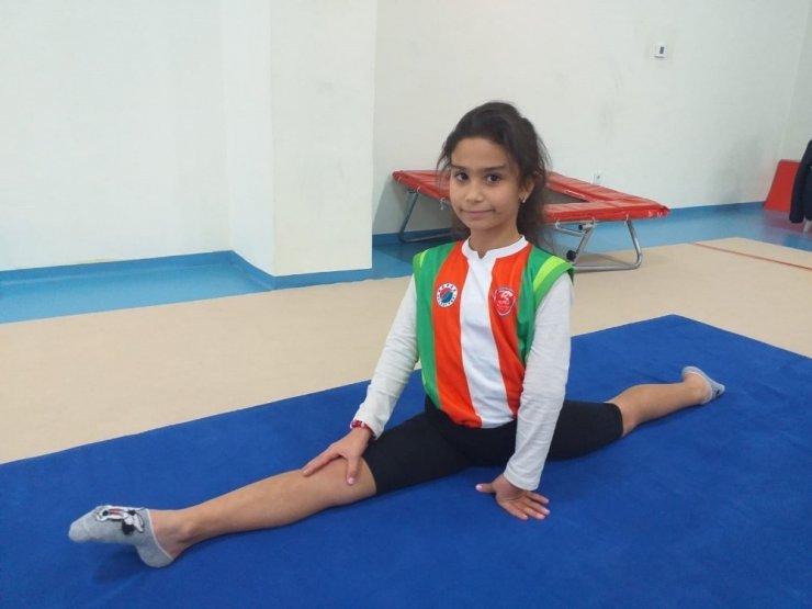 Kepez’ de çocuklara cimnastik eğitimi