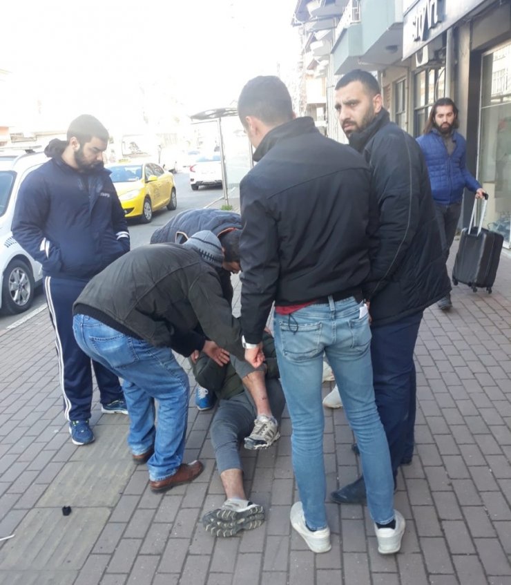 Paket servisi yapan genç ölümden döndü
