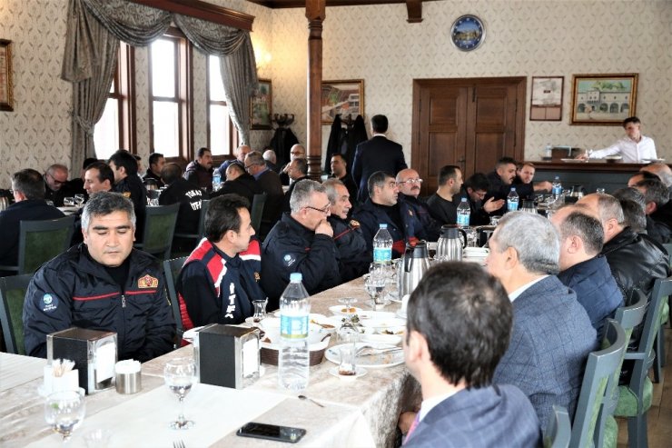 Başkan Eroğlu’ndan itfaiyecilere teşekkür ziyareti