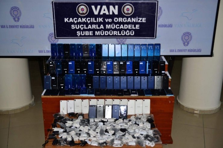 Van polisi 2019 yılında 1 milyon 297 bin paket kaçak sigara ele geçirdi
