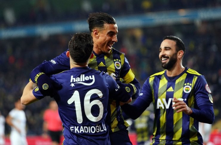 Ziraat Türkiye Kupası: Fenerbahçe: 2 - Kayserispor: 0 (İlk yarı)