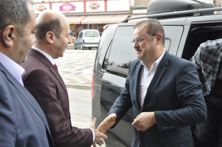 AK Parti Genel Merkez Yerel Yönetimler Bölge Sorumlusu Abdurrahman Öz’ün Şuhut ziyareti