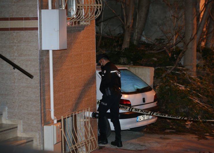 Beyoğlu'nda silahlı çatışmada 2 kişi yaralandı