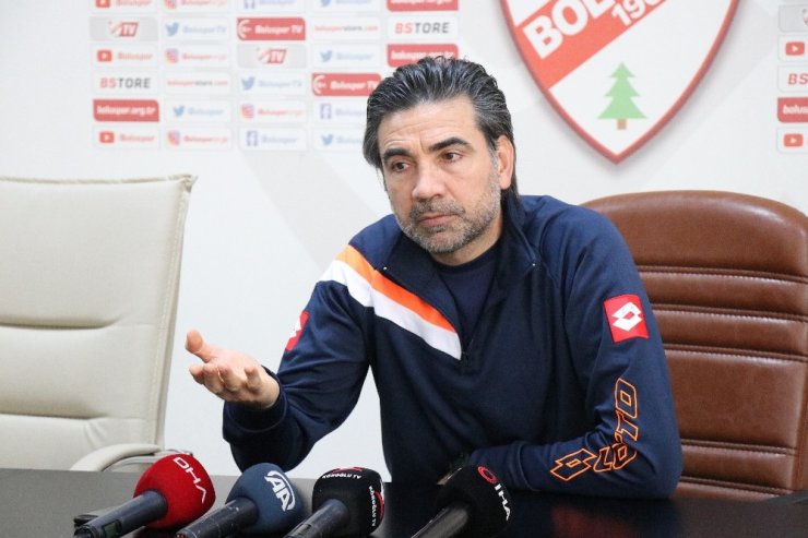 Boluspor Teknik Direktörü Özköylü, basın toplantısında isyan etti
