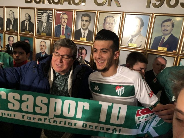 Bursaspor’da dörtlü imza
