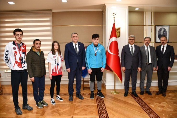 Sporculardan Vali Gürel’e ziyaret