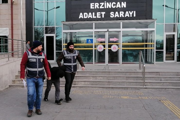 Annesinin çarşafıyla kuyumcuyu soymaya çalışan zanlı tutuklandı