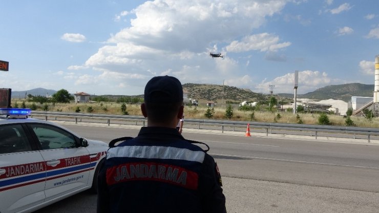 Jandarmanın kemer ve kış lastiği denetiminde 157 sürücüye ceza yağdı