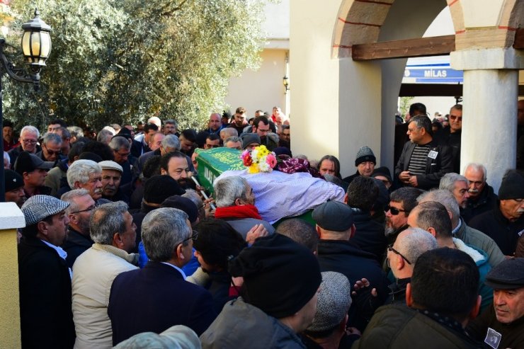 Mesai arkadaşlarının omuzlarında son yolculuğuna uğurlandı