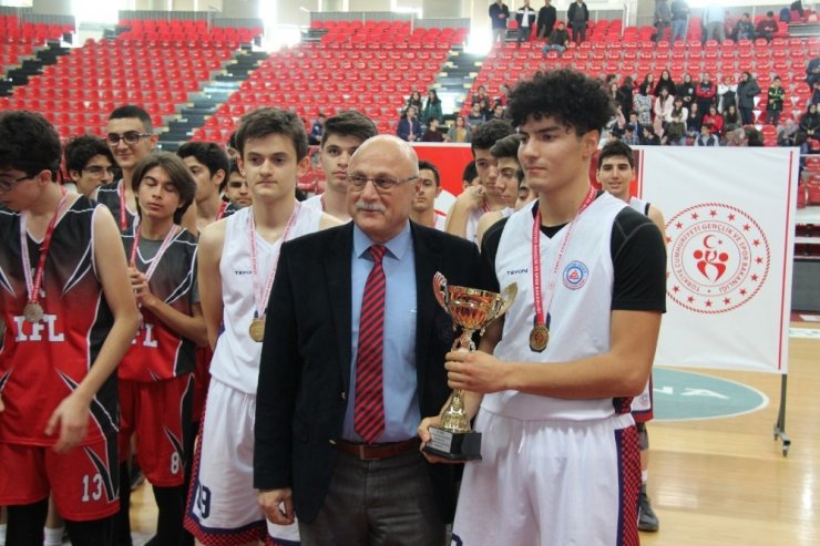 Okullar arası Genç (A) Erkekler Basketbol İl Birinciliği sona erdi