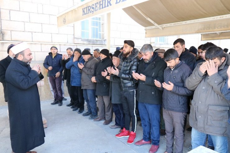 Kocasının canice öldürdüğü kadın, Kırşehir’de son yolculuğuna uğurlandı