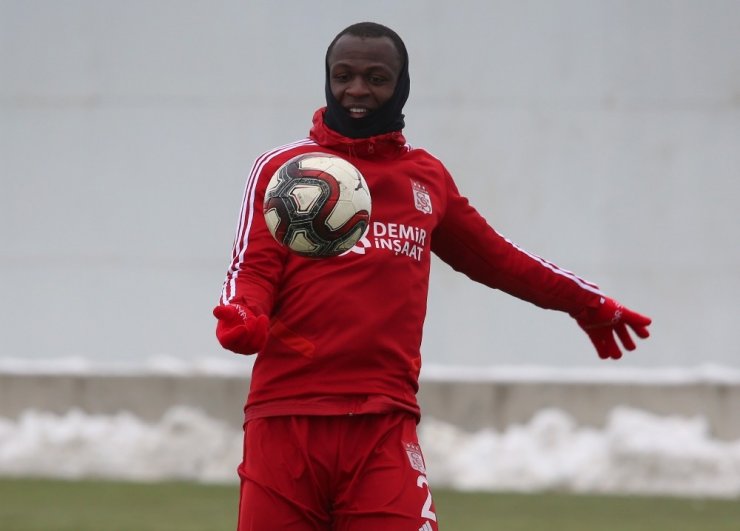 Sivasspor, soğuğu fırsata çeviriyor