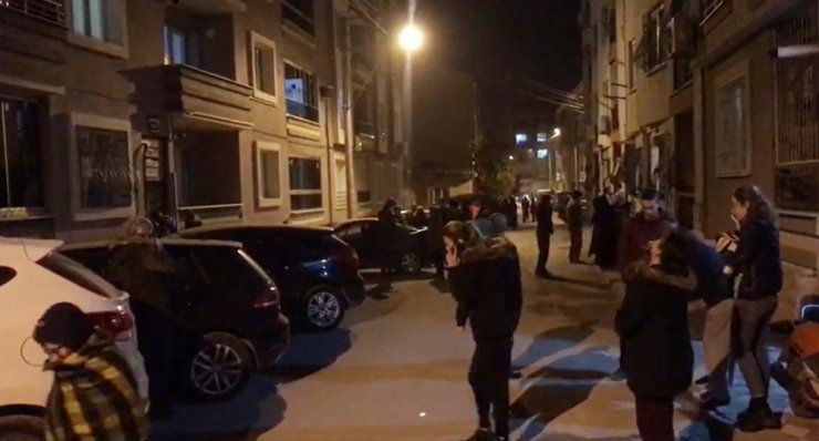 Manisa’daki deprem paniğe neden oldu
