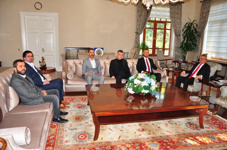Vali Deniz’e Manisaspor forması