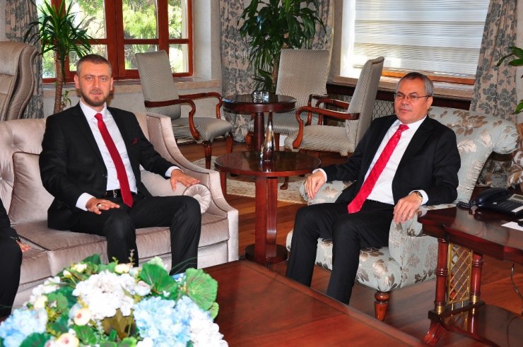 Vali Deniz’e Manisaspor forması