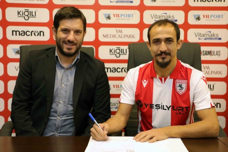Samsunspor Burak Çalık ile 1,5 yıllık sözleşme imzaladı
