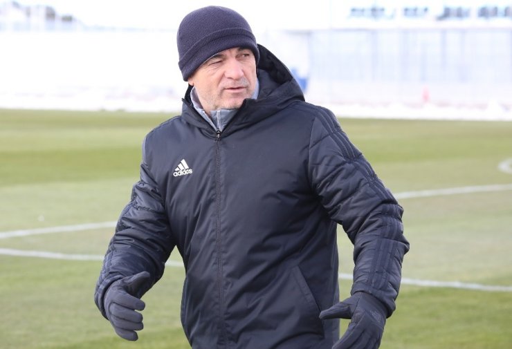 Mert Hakan: “Evden çok tesiste zaman geçiriyoruz”