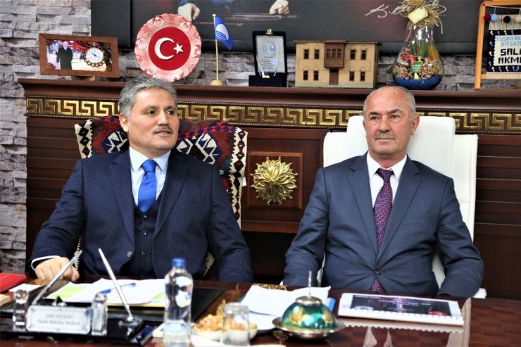 AK Parti Yerel Yönetimler Genel Başkan Yardımcısı Çakır’dan Tuşba Belediyesine ziyaret