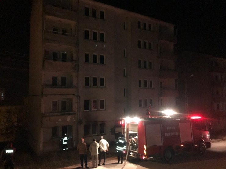 Metruk binada çıkan yangın korkuttu