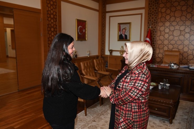 Kadının Fendi hırsızı yendi