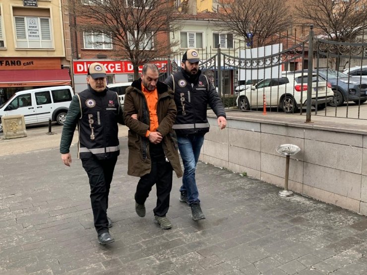Eskişehir’de piyasa değeri 65 bin TL olan sahte Euro ele geçirildi
