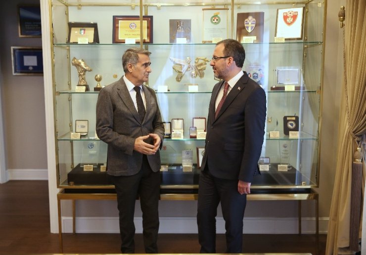 Bakan Kasapoğlu’ndan Şenol Güneş’e ziyaret