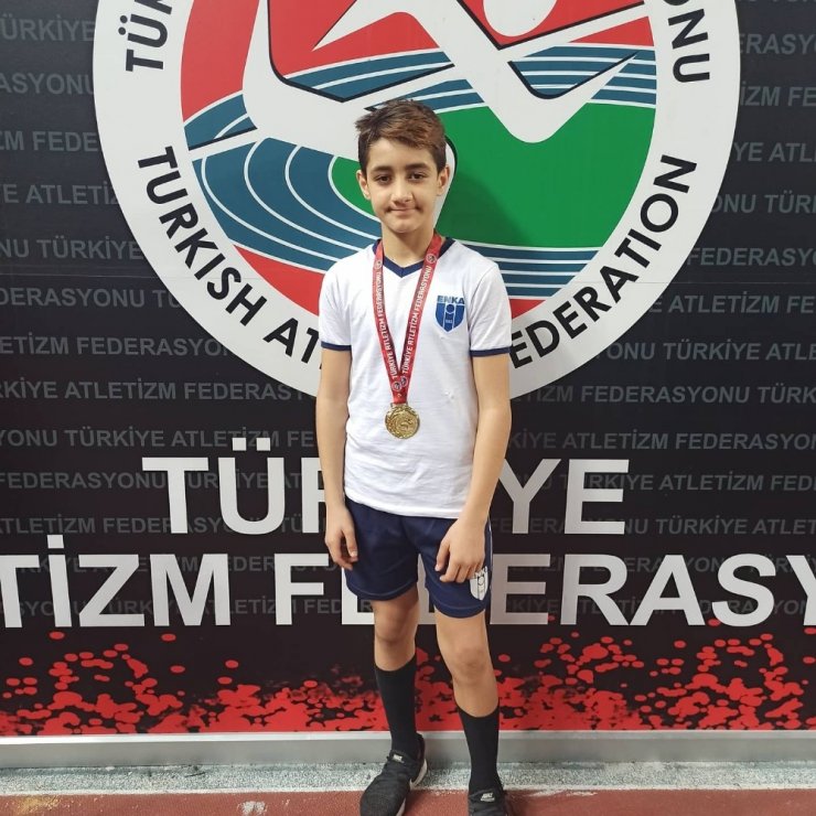 Babasının izinden gidiyor