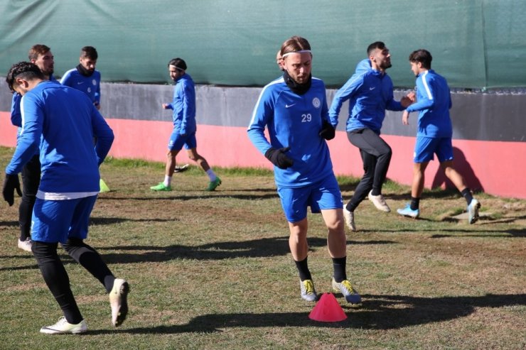Karaköprü Belediyespor seri peşinde