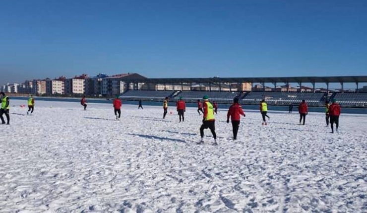 Kars 36 Spor Hoçvan Spor karşılaşması hazırlıklarını sürdürüyor