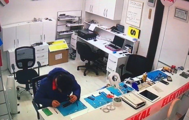 Cep telefonu bataryasının patlamasıyla ölümden dönen tamirci o anları anlattı