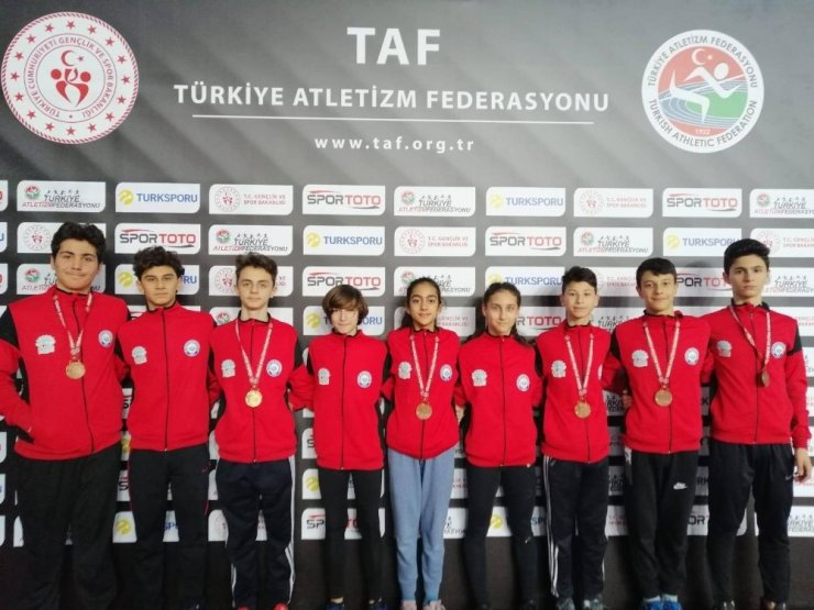 Nilüfer’e bir şampiyonluk da atletizmden