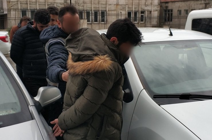 “Adın FETÖ’ye karıştı" deyip evdeki para ve altınları alan sahte polisler tutuklandı