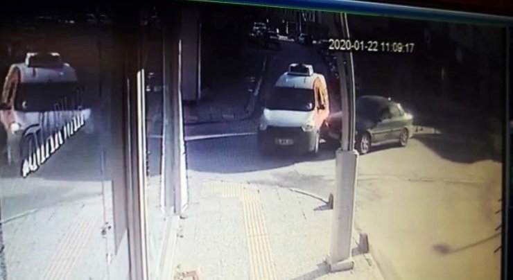 Sakarya’da aynı sokak üzerinde 1 haftada 3 kaza meydana geldi