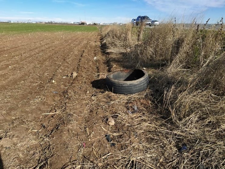Şanlıurfa’da yol kenarına gizlenmiş patlayıcı bulundu