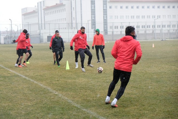 Eskişehirspor gençleriyle hayata dönmek istiyor
