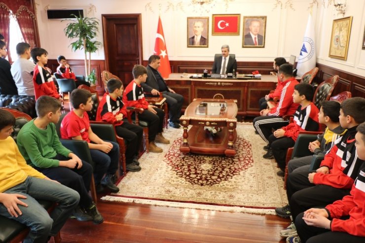 30 güreşçi belediye bünyesine katıldı