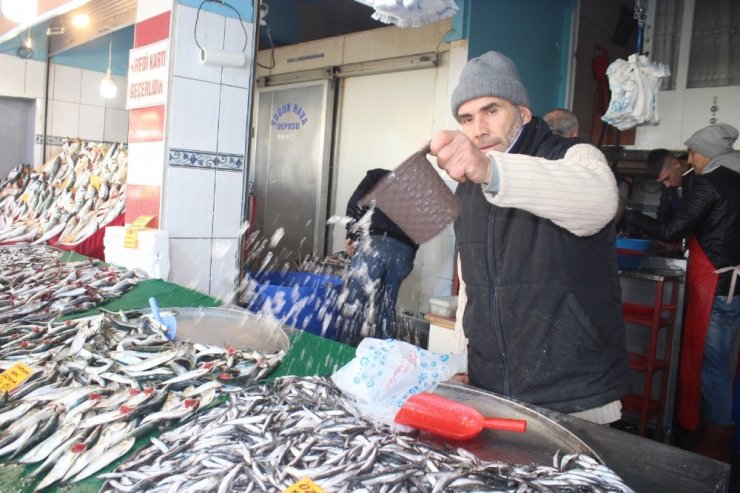 Balık azalınca fiyatlar yükseldi
