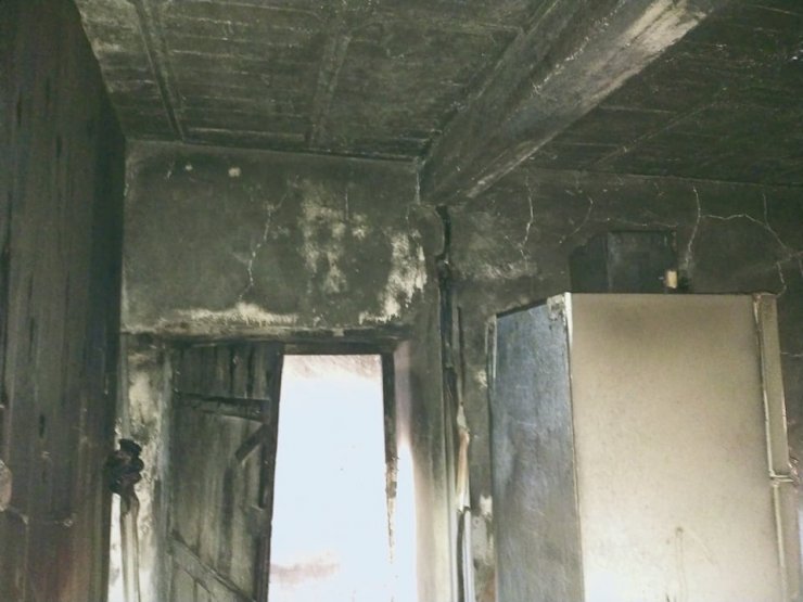 Alanya’da 2 katlı müstakil ev küle döndü